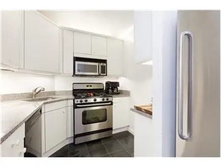 The Horizon, 415 East 37th Street, #36L