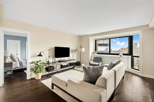 East River Tower, 1725 York Avenue, #16E