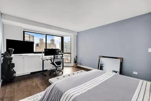 East River Tower, 1725 York Avenue, #16E