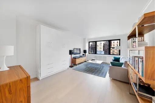 345 East 52nd Street, #9K