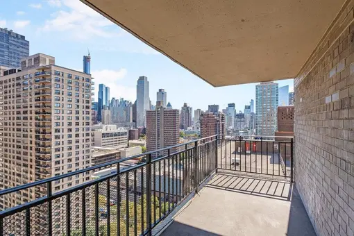 Lincoln Towers, 165 West End Avenue, #22M