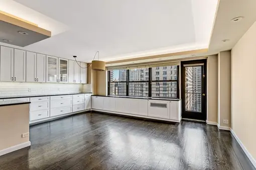 Lincoln Towers, 165 West End Avenue, #22M