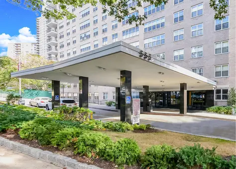 River Point Towers, 555 Kappock Street, #4U