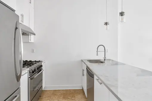 Queens Plaza, 41-26 27th Street, #8D