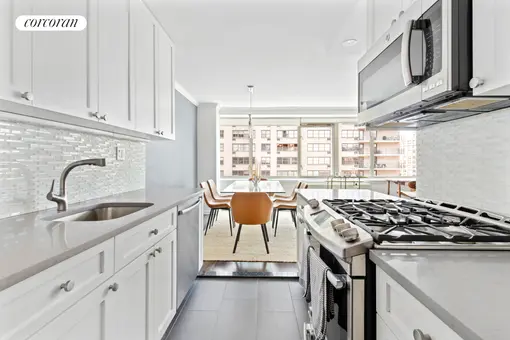 Presidential Towers, 315 West 70th Street, #15K1