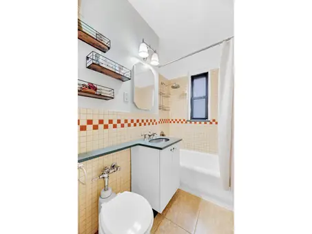 The Parkway, 49 West 72nd Street, #17B