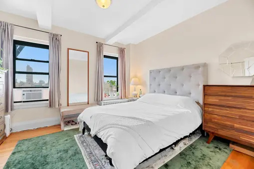 The Parkway, 49 West 72nd Street, #17B