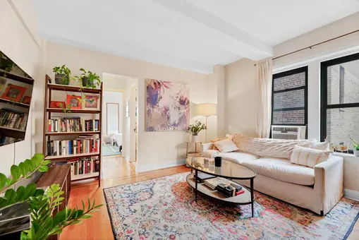 The Parkway, 49 West 72nd Street, #17B