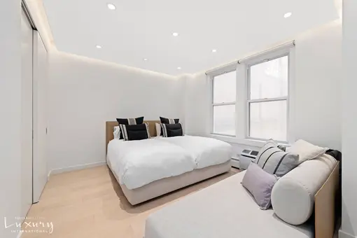 40 West 55th Street, #6D