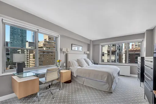 Plaza 400, 400 East 56th Street, #17G