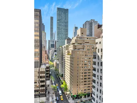 Plaza 400, 400 East 56th Street, #17G