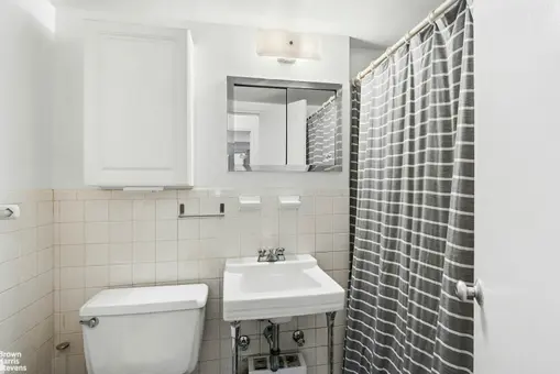 Lincoln Terrace, 165 West 66th Street, #14P