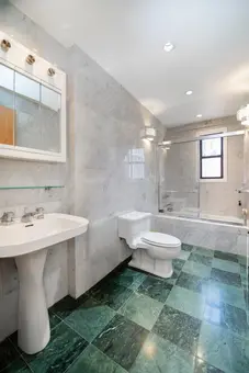 Marlo Towers, 301 East 48th Street, #17D