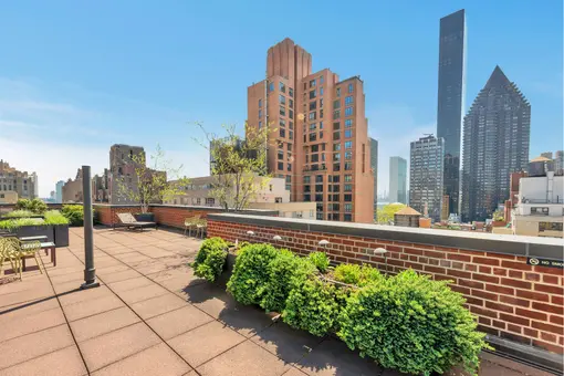 345 East 52nd Street, #4K