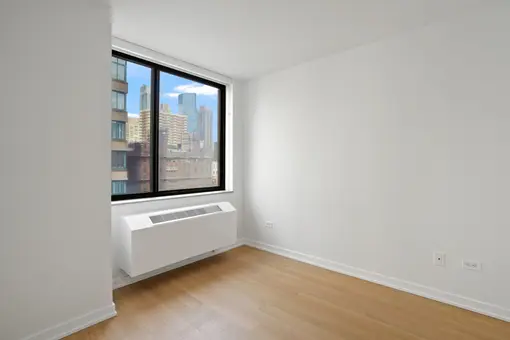 West End Towers, 75 West End Avenue, #S8B