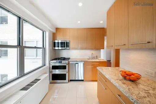 Plaza 400, 400 East 56th Street, #31D