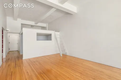 Chelsea Mews, 148 West 23rd Street, #2HJ