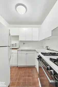Lincoln Terrace, 165 West 66th Street, #14P