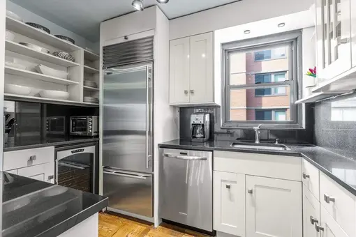 301 East 63rd Street, #17HJ