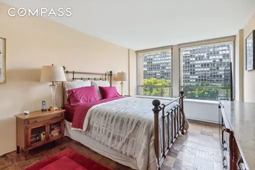 Kips Bay Towers, 330 East 33rd Street, #7C