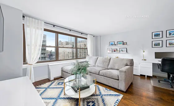 Lincoln Towers, 140 West End Avenue, #27A