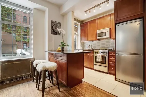 London Terrace Towers, 405 West 23rd Street, #2L