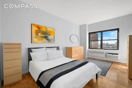 Lincoln Towers, 185 West End Avenue, #29R