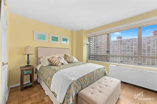 Lincoln Towers, 170 West End Avenue, #17G