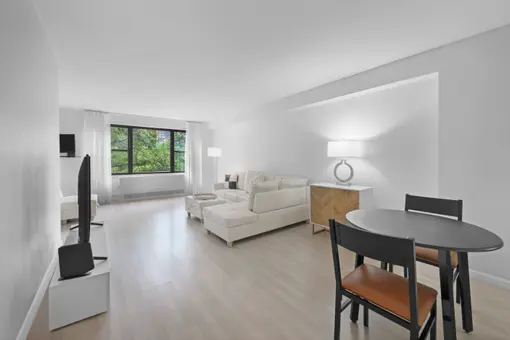 301 East 62nd Street, #3F