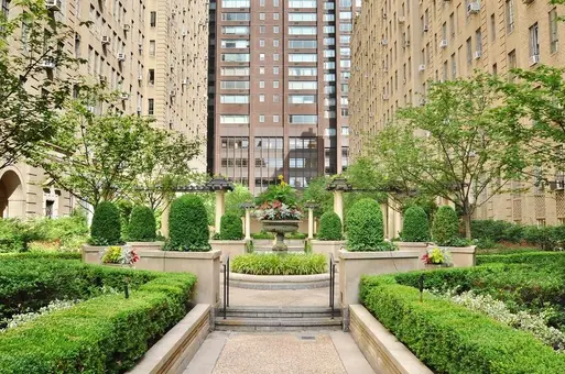 The Parc Vendome, 340 West 57th Street, #5E