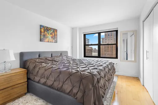 Lincoln Towers, 165 West End Avenue, #11A
