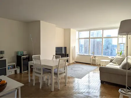 3 Lincoln Center, 160 West 66th Street, #18K