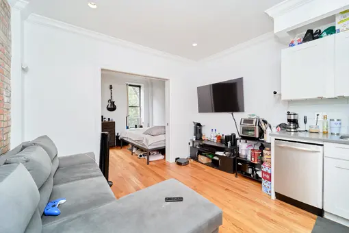 319 East 78th Street, #3B