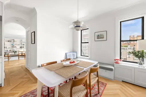 295 West 11th Street, #5C