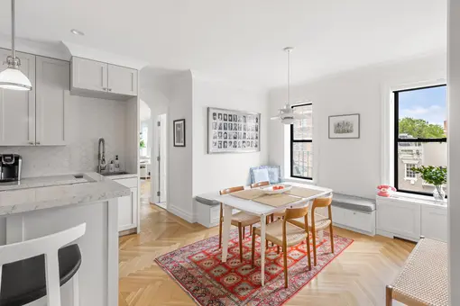 295 West 11th Street, #5C