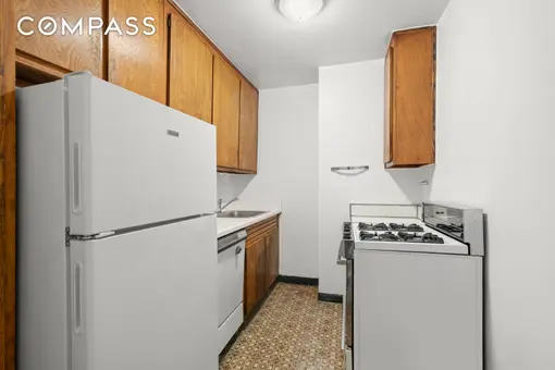 Spruce Ridge House, 245 East 25th Street, #8K