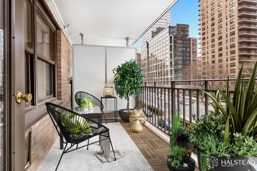 Lincoln Towers, 165 West End Avenue, #3E