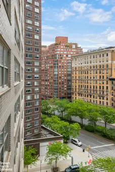 Dorchester Towers, 155 West 68th Street, #1117