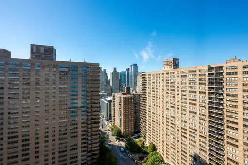 Lincoln Towers, 180 West End Avenue, #26K