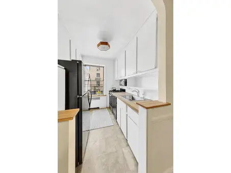 120 Bennett Avenue, #1F