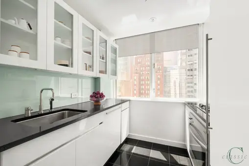 Park Avenue Place, 60 East 55th Street, #12B