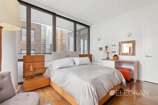 Chelsea Stratus, 101 West 24th Street, #12A