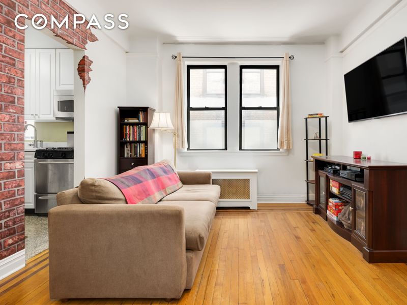 142 East 49th Street, Unit 3C - 1 Bed Apt for Rent for $3,150 | CityRealty