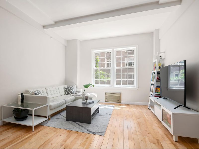 27 West 55th Street, Unit 42 - 2 Bed Apt for Sale for $795,000 | CityRealty