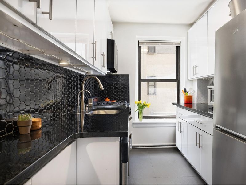 240 East 24th Street, Unit 2C - 1 bed Apt for Sale for $529,000 ...