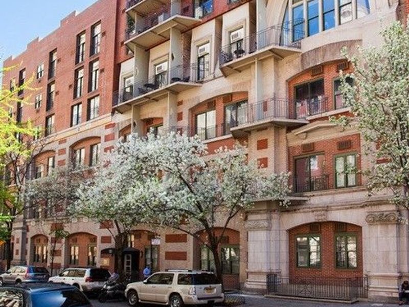 210 East 22nd Street, Unit GLK - Studio Apt for Rent for $3,375 ...