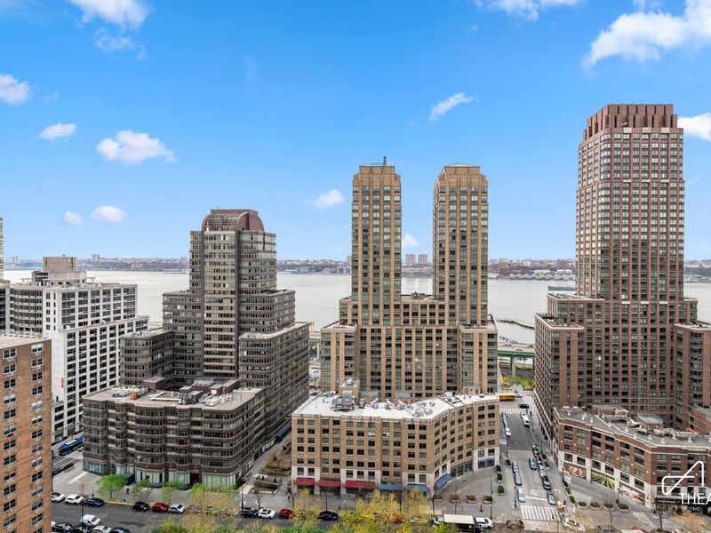 Lincoln Towers Nyc Apartments For Sale